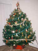 1995 tree.jpg (140084 bytes)