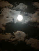 bright moon dark sky 2 cropped.jpg (103393 bytes)