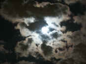 lots of clouds moon has gray.jpg (123586 bytes)
