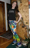 me 8-25-06 outfit2 hand on hip smiling body tilted.jpg (130317 bytes)