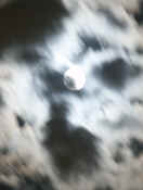 stationary moon moving clouds effect cropped.jpg (124781 bytes)